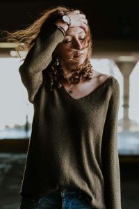 7 hippe sieradenstijlen om er trendy uit te zien. hippe sieradenstijlen